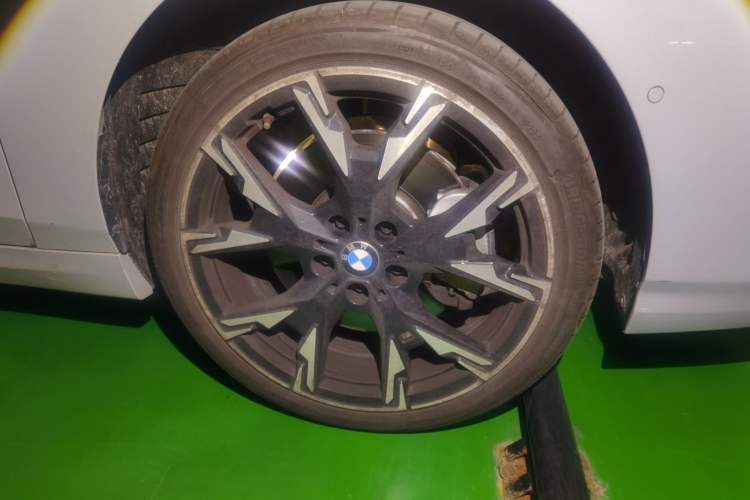 Used BMW 2 Series 2025 225L M Sport Night Edition Package Right Front Wheel Hub