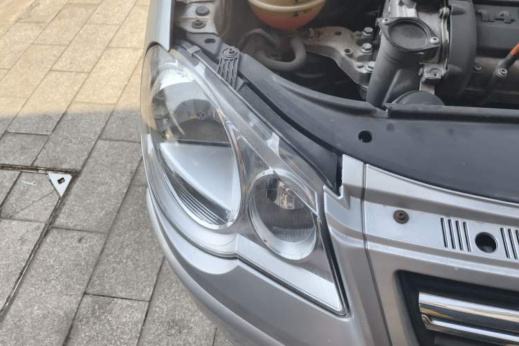 Used Volkswagen Polo 2007 Kica 1.4L Manual Fashion Edition Right Front Headlight