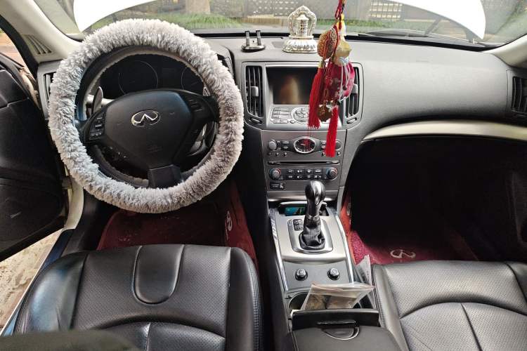 Used Infiniti G Series 2013 G25 Sedan Luxury Sport Edition Center Console