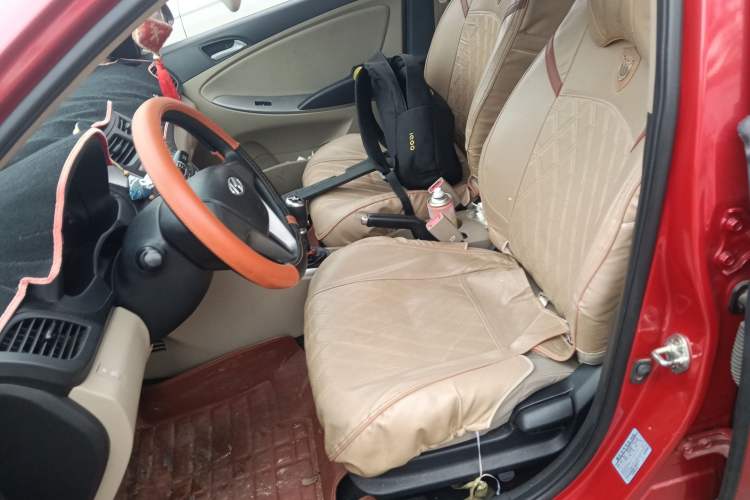 Used Hyundai Verna (older generation) 2014 1.4L Manual Smart GLS Trim