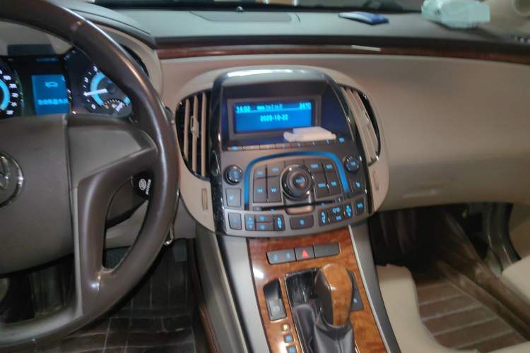 Used Buick LaCrosse 2011 2.4L SIDI Elegant Edition
