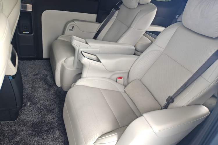 Used Li Auto MEGA 2024 Ultra Model