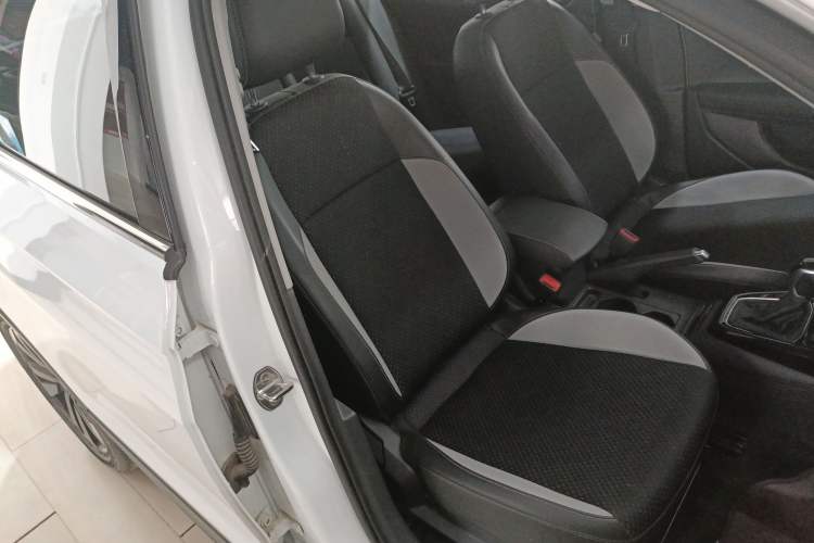 Used Volkswagen Tacqua 2023 200TSI DSG Joy-Connect Edition
