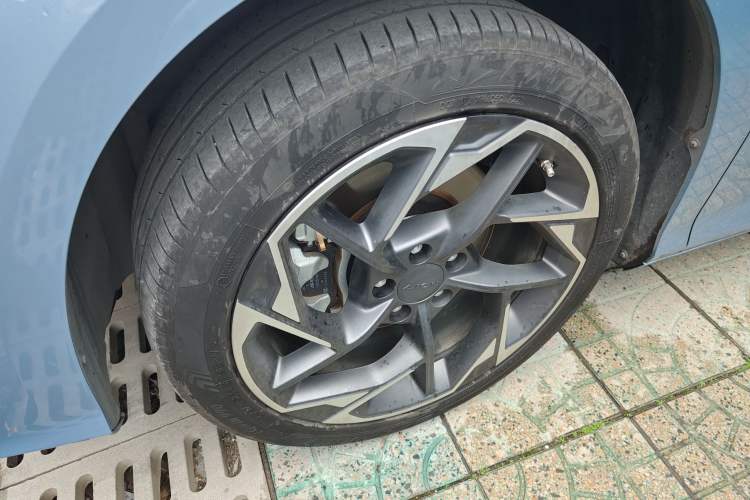 Used AION S Plus 2023 80 Tech Edition Ternary Lithium Left Front Wheel Hub