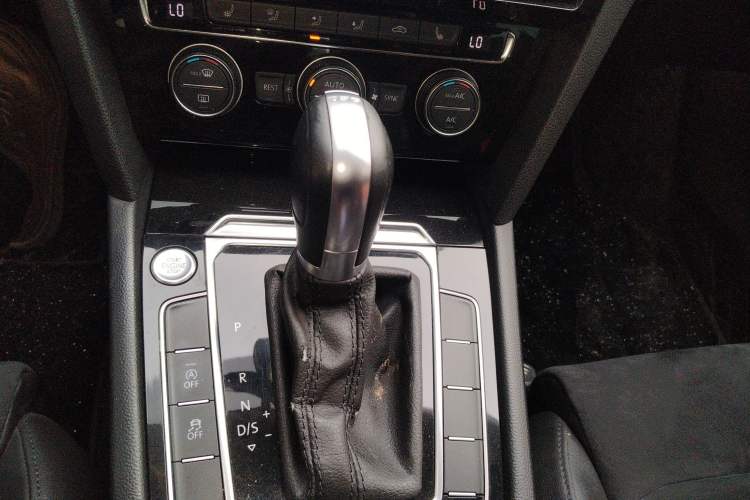 Used Volkswagen Magotan 2017 330TSI DSG Luxury Model Gear Lever