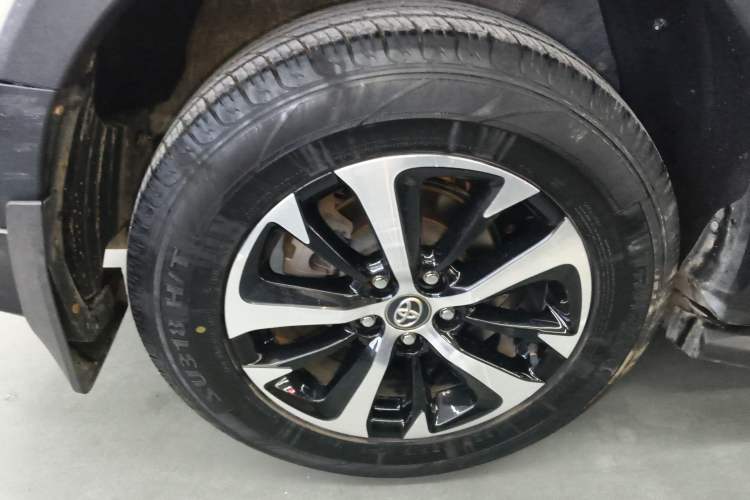 Used Toyota RAV4 2016 2.0L CVT Two-Wheel Drive Comfort Edition China V Standard