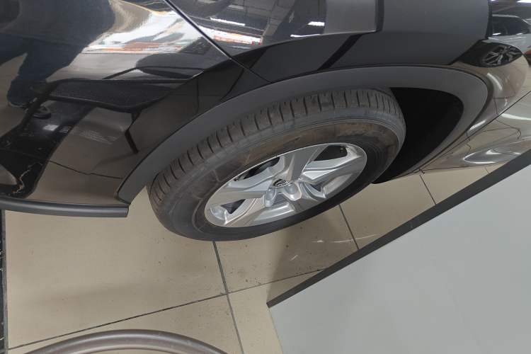 Used Toyota Highlander 2026 Model 2.5L Intelligent Electric Hybrid Dual-Engine Two-Wheel-Drive Elite Edition 7-seater Left Front Wheel Hub