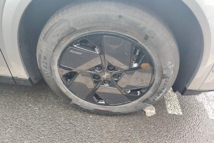 Used XPeng G6 2025 625 Long-Range Max Tech Edition Right Front Wheel Hub