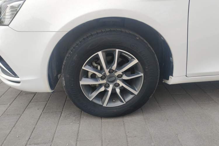 Used Geely Auto Emgrand 2019 Leading Edition 1.5L Manual Luxury Model China VI Standard Left Front Wheel Hub