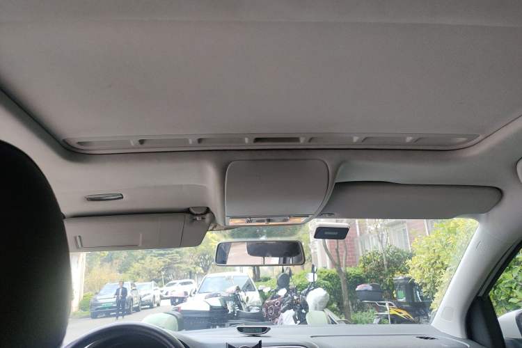 Used Volkswagen Polo 2011 1.6L Automatic ZhiKu Edition Headliner