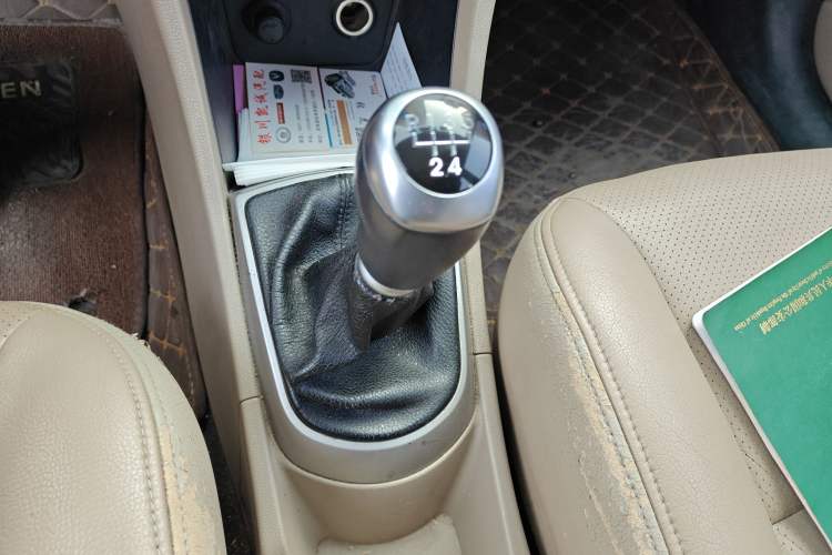 Used Hyundai Verna (older generation) 2014 1.4L Manual Smart GLS Trim
