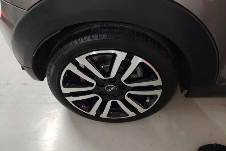 Used MINI 2019 1.5T COOPER Artist Right Rear Wheel Hub