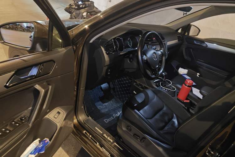 Used Volkswagen Tiguan L 2017 380TSI Automatic All-Wheel-Drive Luxury Edition Driver Seat