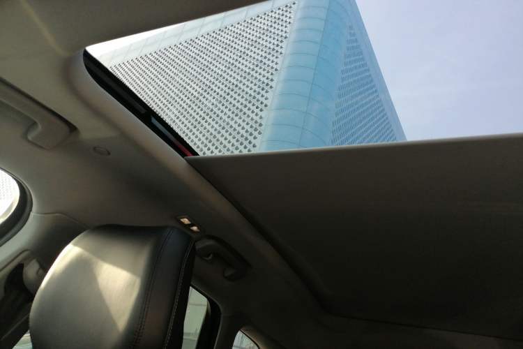 Used Lincoln Corsair 2021 2.0T Two-Wheel Drive Deluxe Edition Headliner