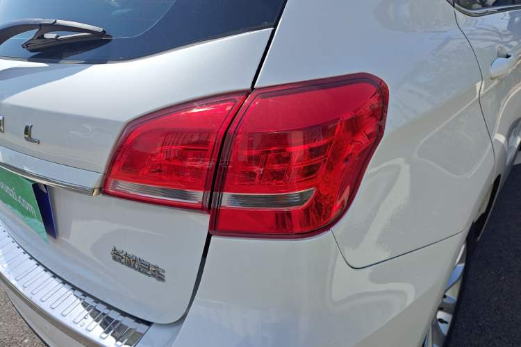 Used Haval H2 2017 Red-Label 1.5T Manual Two-Wheel-Drive Elite Model