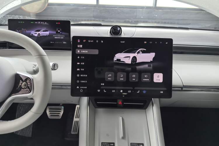 Used Hima Luxeed S7 2025 855 km Max