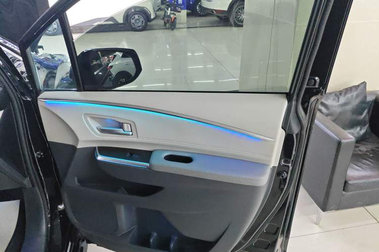 Used Toyota Granvia 2022 2.5L Hybrid Premium Edition