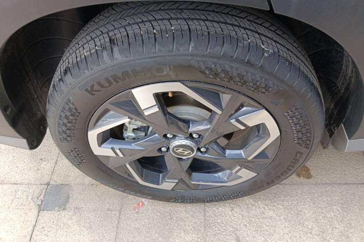 Used Hyundai ix35 2023 Musso 2.0L Deluxe Edition DLX
