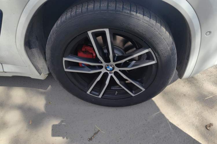 Used BMW X3 2021 xDrive28i M Sport Package Right Front Wheel Hub
