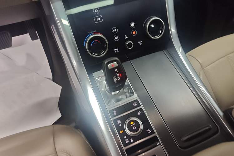 Used Land Rover Range SportNew Energy 2021 P400e SE Gear Lever