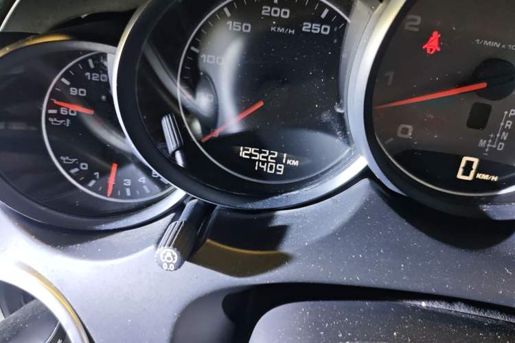 Used Porsche Cayenne 2011 Cayenne S 4.8L Odometer Close Up