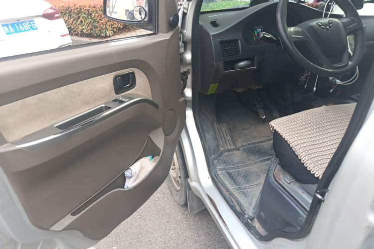 Used Wuling EV50 2020 Pure Electric Van Logistics Vehicle with Penghui Heated Battery