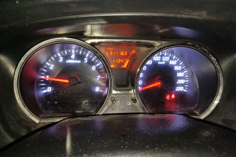 Used Nissan Livina 2013 1.6XL Manual Luxury Edition