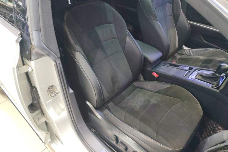 Used Volkswagen FAW-Volkswagen CC 2023 330TSI Ignite Edition Right Front Seat