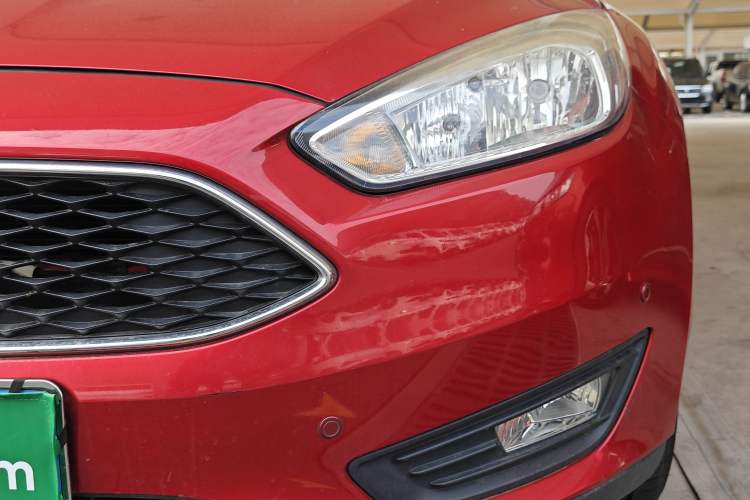 Used Ford Focus 2017 Hatchback 1.6L Automatic Comfort Plus SmartDrive Edition Left Front Headlight