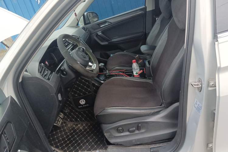 Used Volkswagen Tiguan L 2019 330TSI Automatic Two-Wheel Drive R-Line Flagship Model China VI Standard
