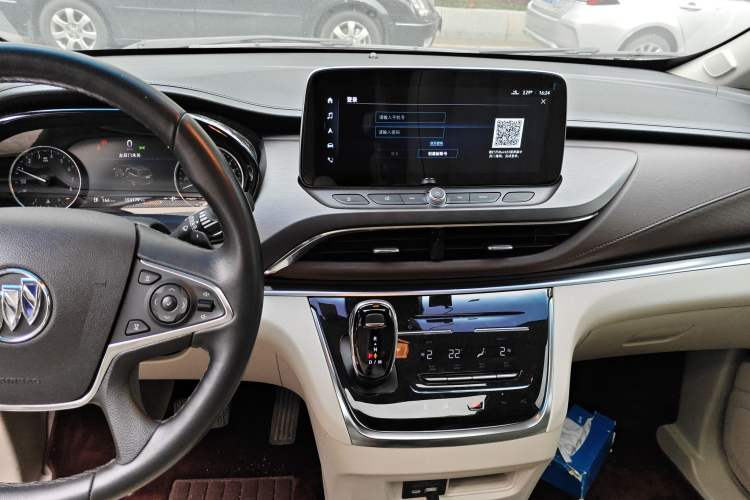 Used Buick GL8 2021 Land Cruiser Executive Class 652T Smart Luxury Model Audio And AC Panel