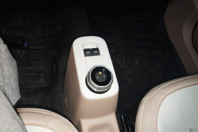 Used Geely Galaxy Panda 2024 Panda Mini 200km Endurance Bear
