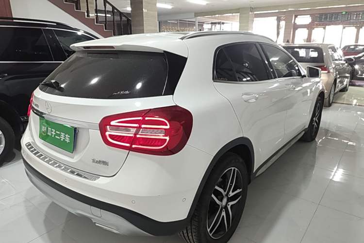 Used Mercedes-Benz GLA 2016 GLA 200 Fashion Model Rear Right 45 Deg