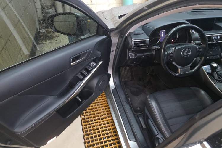 Used Lexus IS 2017 300 Leading Edition Driver Seat