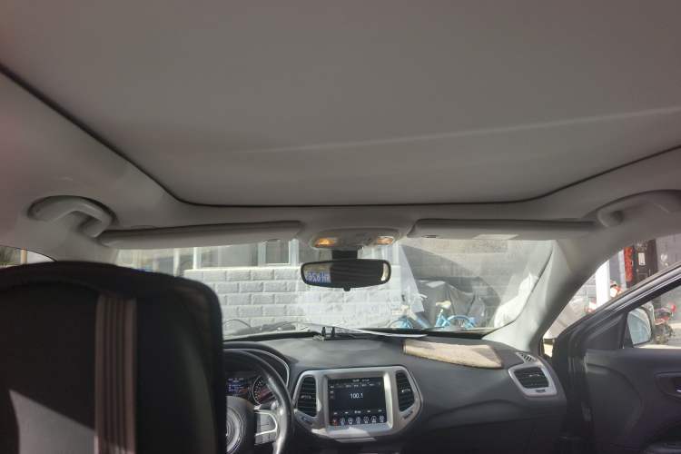 Used Jeep Compass 2019 220T Automatic Enjoyment Version Headliner