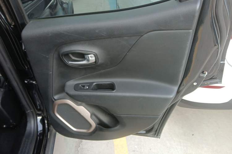 Used Jeep Renegade 2017 180T Automatic Smart Version