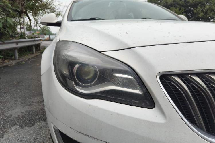 Used Buick Regal 2015 1.6T Leading Technology Model Right Front Headlight