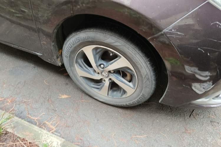 Used Toyota Levin 2017 Revised Dual-Engine 1.8H GS E-CVT Elite Sunroof Version China V Standard Right Front Wheel Hub