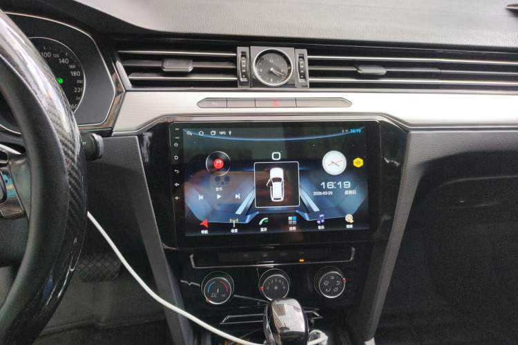 Used Volkswagen Magotan 2017 330TSI DSG Leading Model Audio And AC Panel