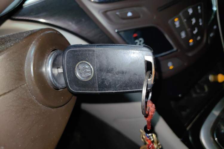 Used Buick Regal 2015 2.0L Leading Fashion Edition