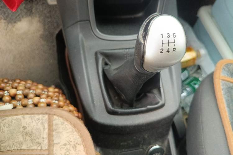 Used Ford Fiesta 2013 Sedan 1.5L Manual Fashion Edition Gear Lever