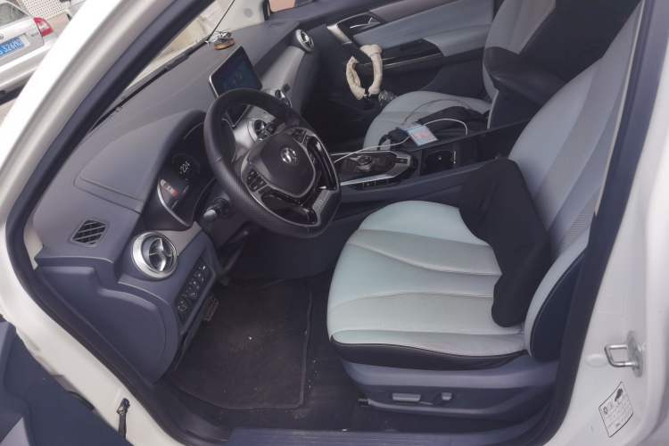 Used BAIC Beijing EU5 2018 R550 Smart Trend Edition
