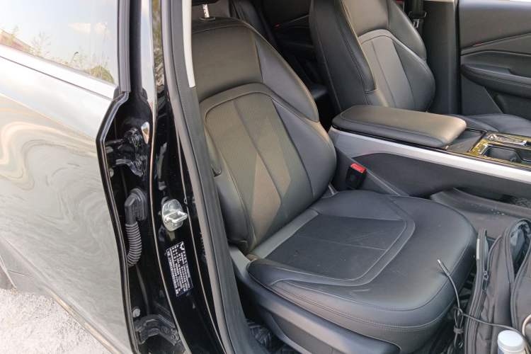 Used Wuling Xingguang 2024 Co-Creation Edition 510 Advanced Model Right Front Seat