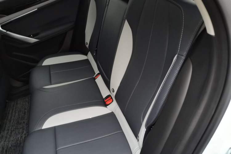 Used Geely Auto FX11 2024 1.5TD DCT Flagship Edition Left Rear Seat