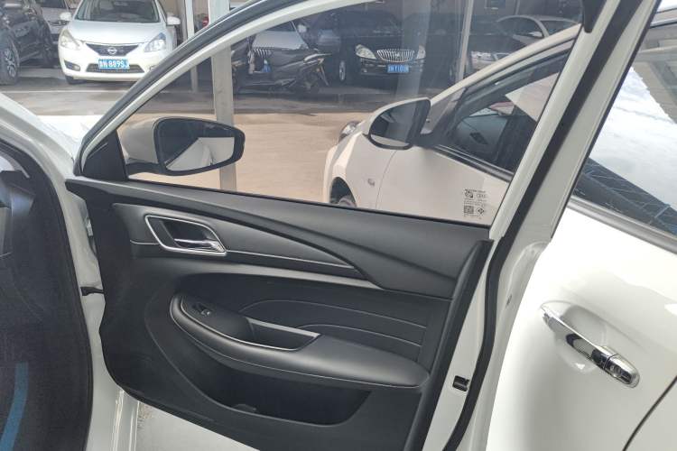 Used Roewe i5 2020 1.5L Automatic 4G Connect Luxury Flagship Edition