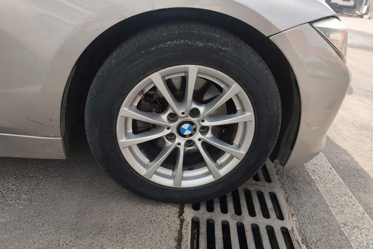 Used BMW 3 Series 2013 316i Active Edition Right Front Wheel Hub