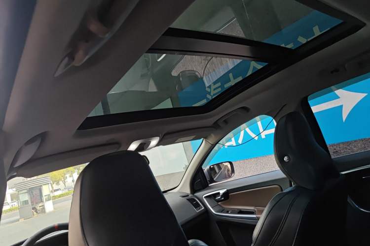 Used Volvo XC60 2015 T5 Smart Upgrade Model Headliner