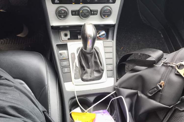 Used Volkswagen Magotan 2015 1.8TSI Advanced Model Gear Lever