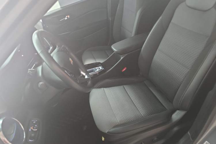 Used Chevrolet Seeker 2022 1.5T CVT Trendy Smart Edition Left Front Seat