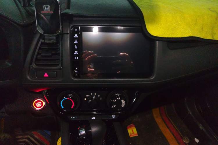 Used Honda Vezel 2022 1.5L CVT Phantom Night Pioneer Edition Audio And AC Panel